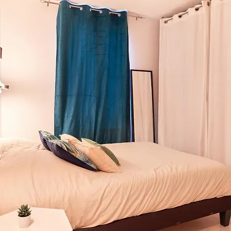 Charmant Appartement De Standing Au Pied De La Gare Chantilly